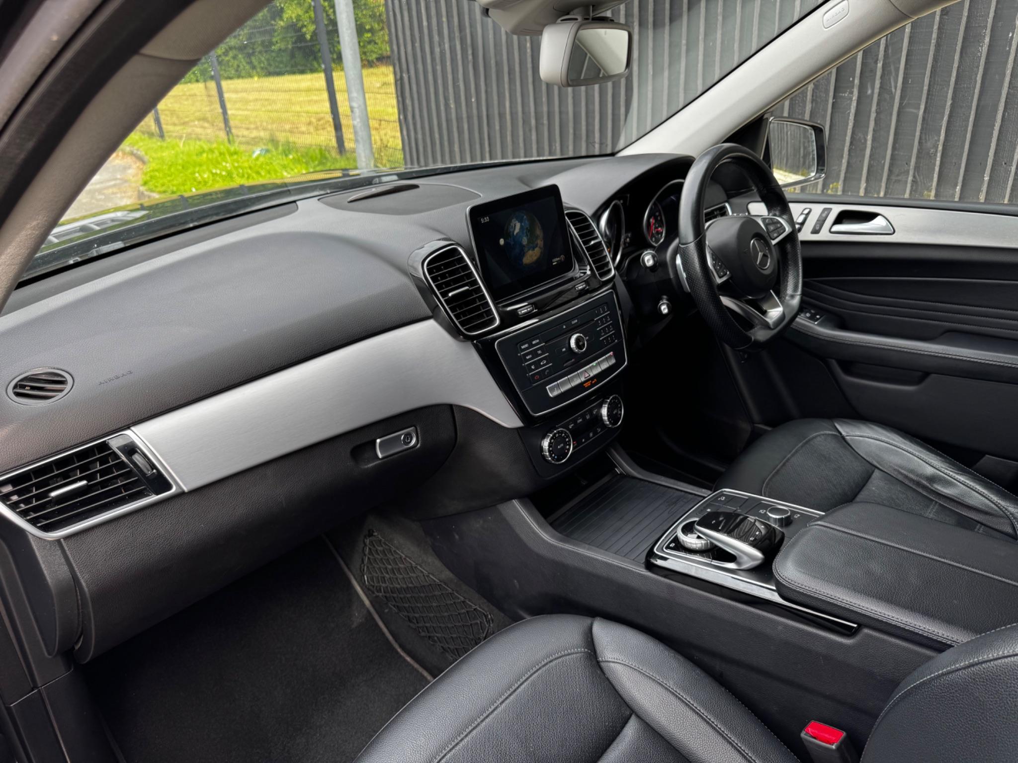 Mercedes-Benz Gle view 13