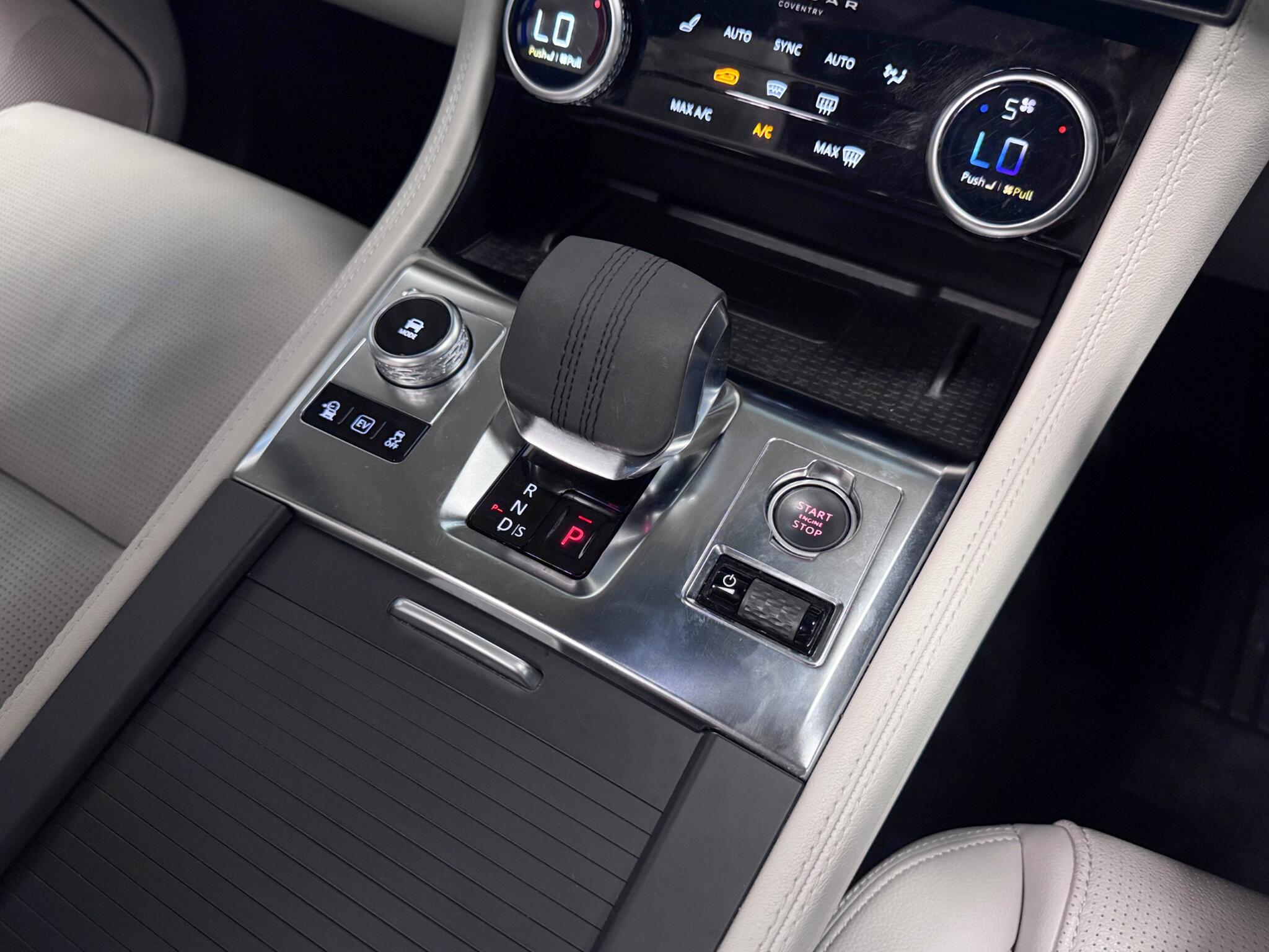 Jaguar F-Pace view 37