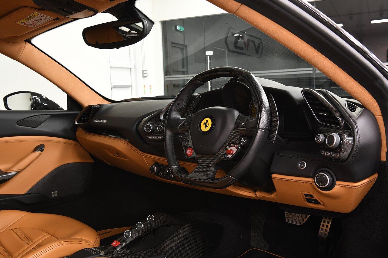 Ferrari 488 view 4
