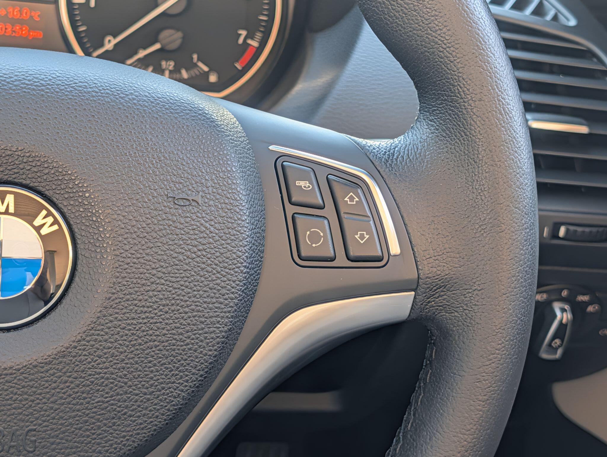 BMW 1 Series view 32