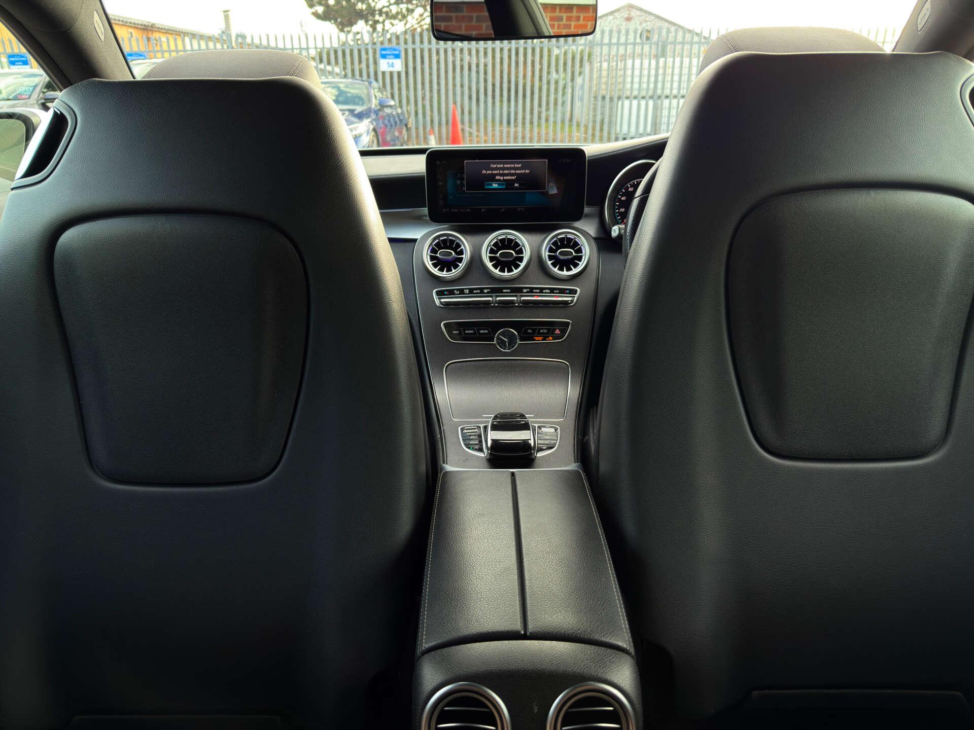 Mercedes-Benz C Class view 33
