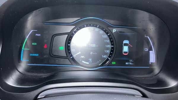 Hyundai Ioniq view 8