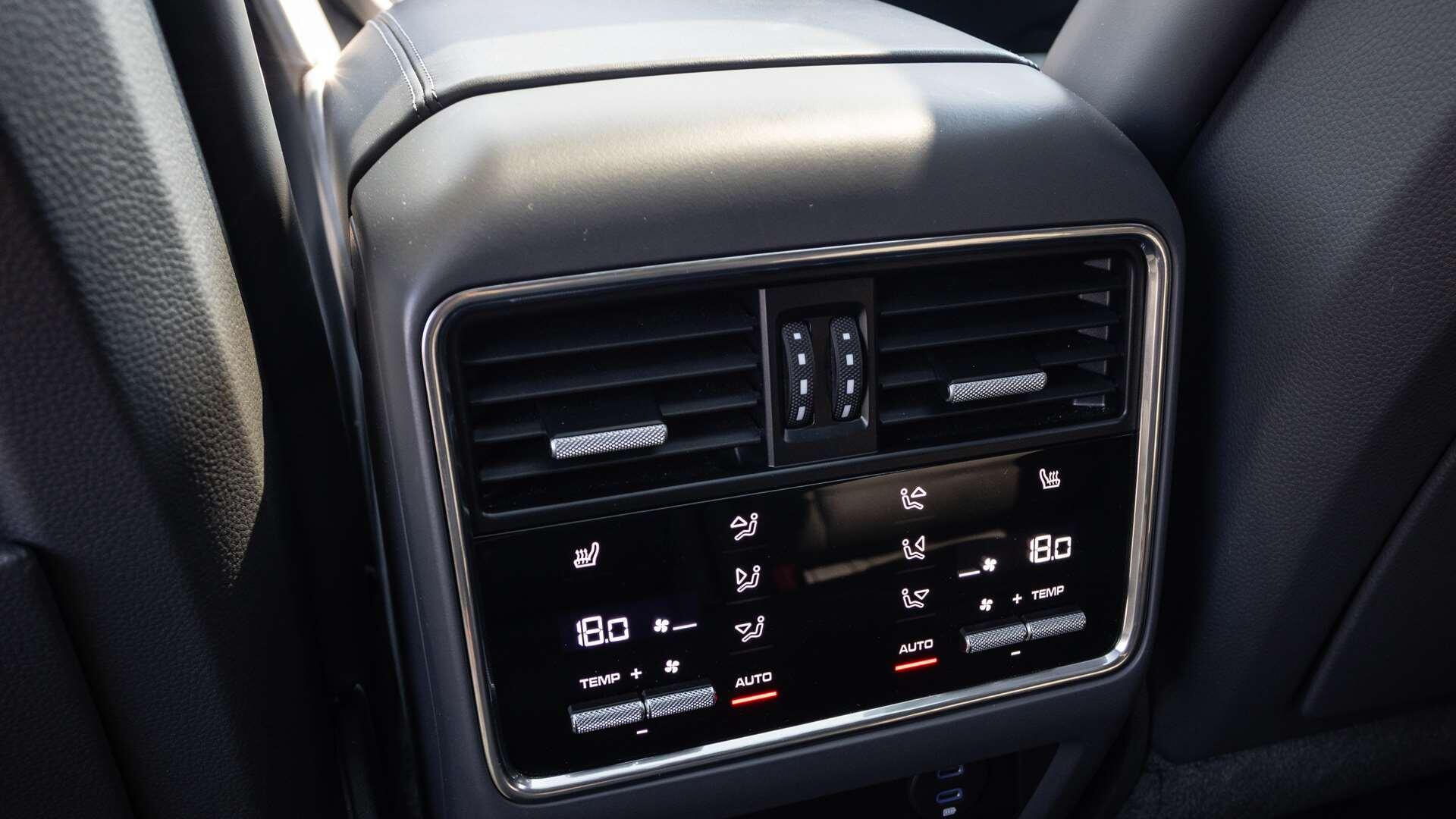 Porsche Cayenne view 30