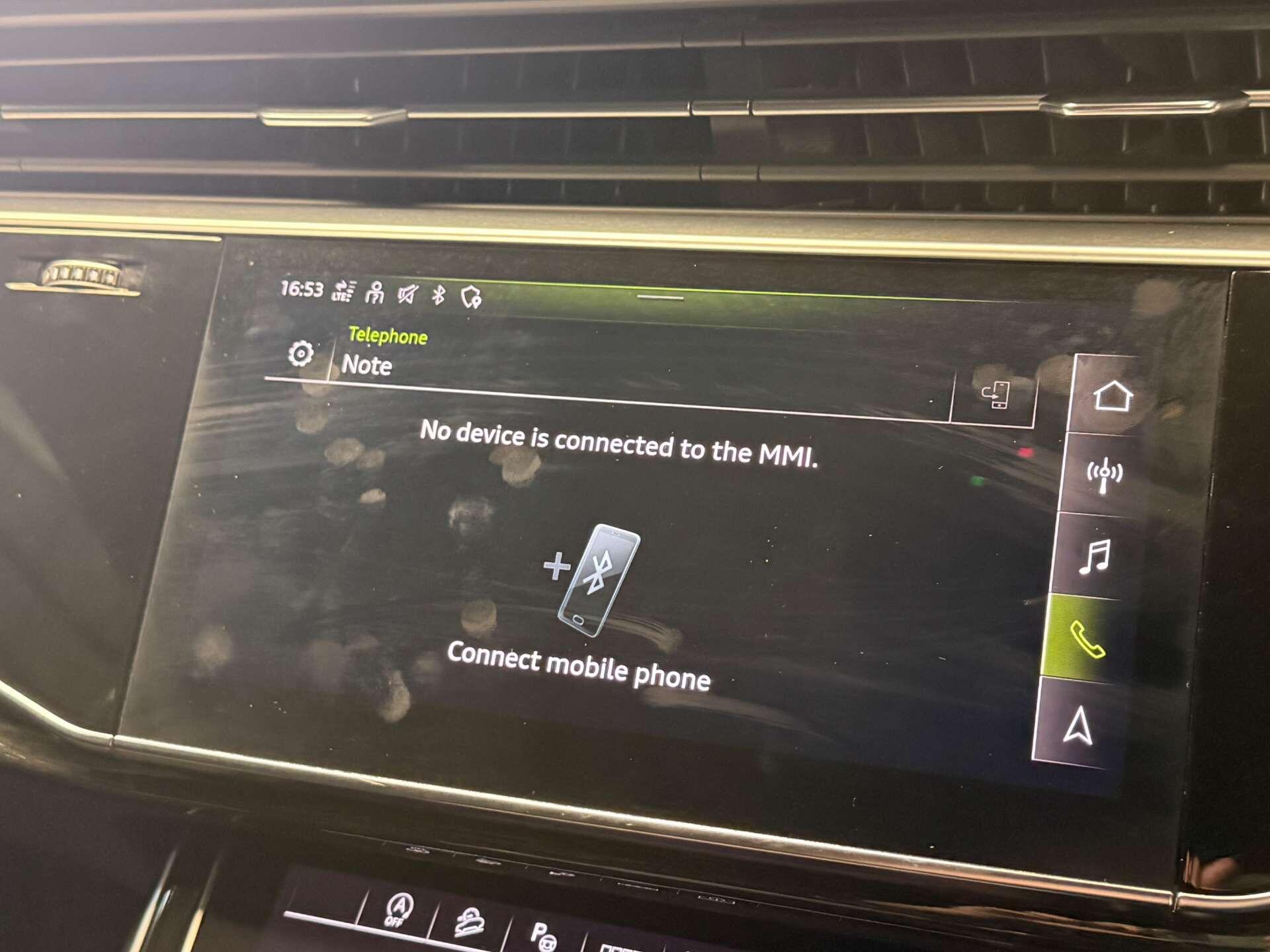 Audi Q8 view 51