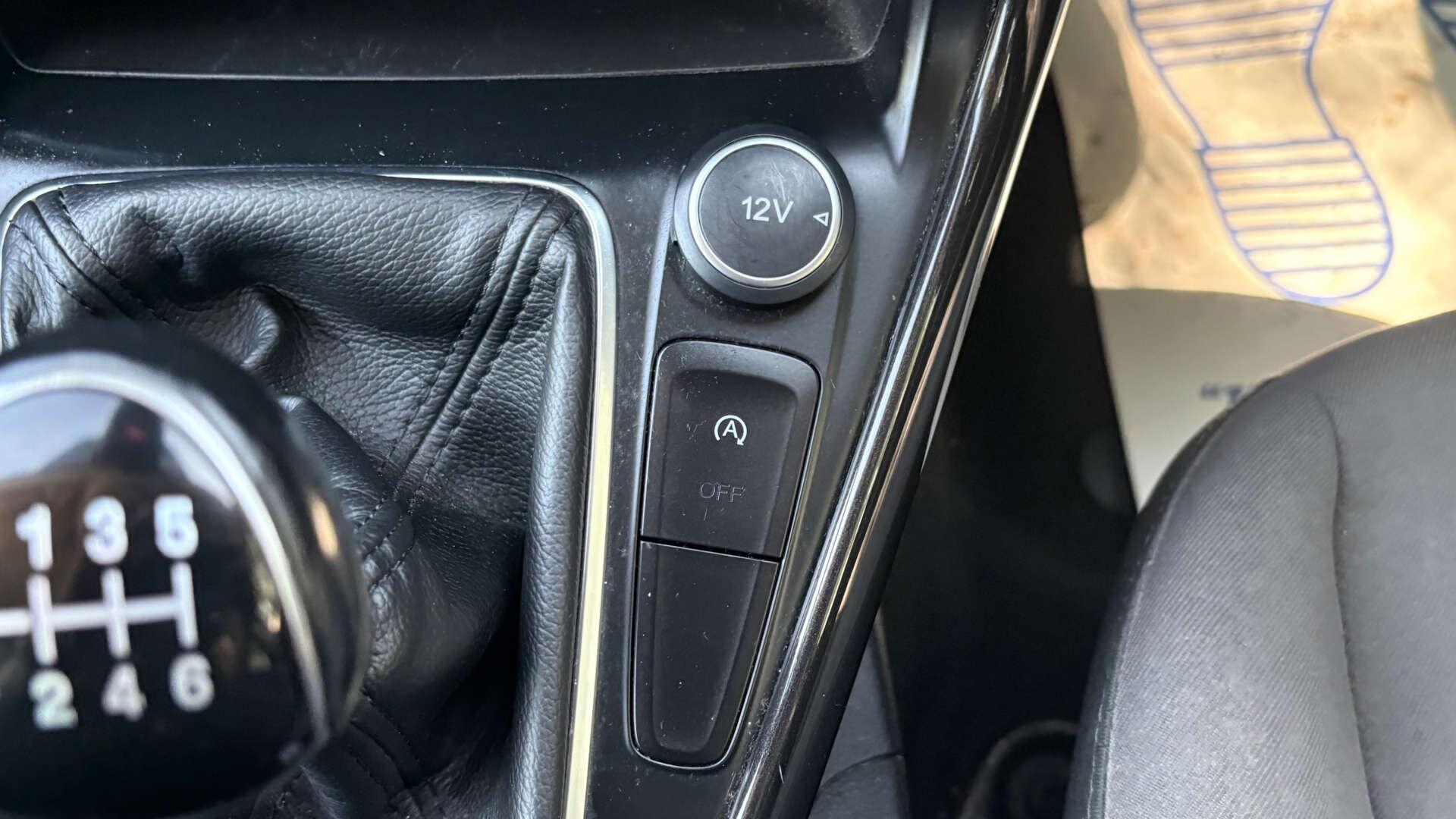 Ford Focus view 32