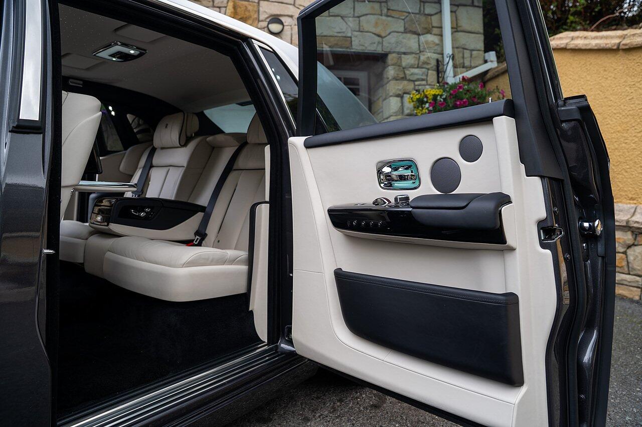 Rolls-Royce Phantom view 72