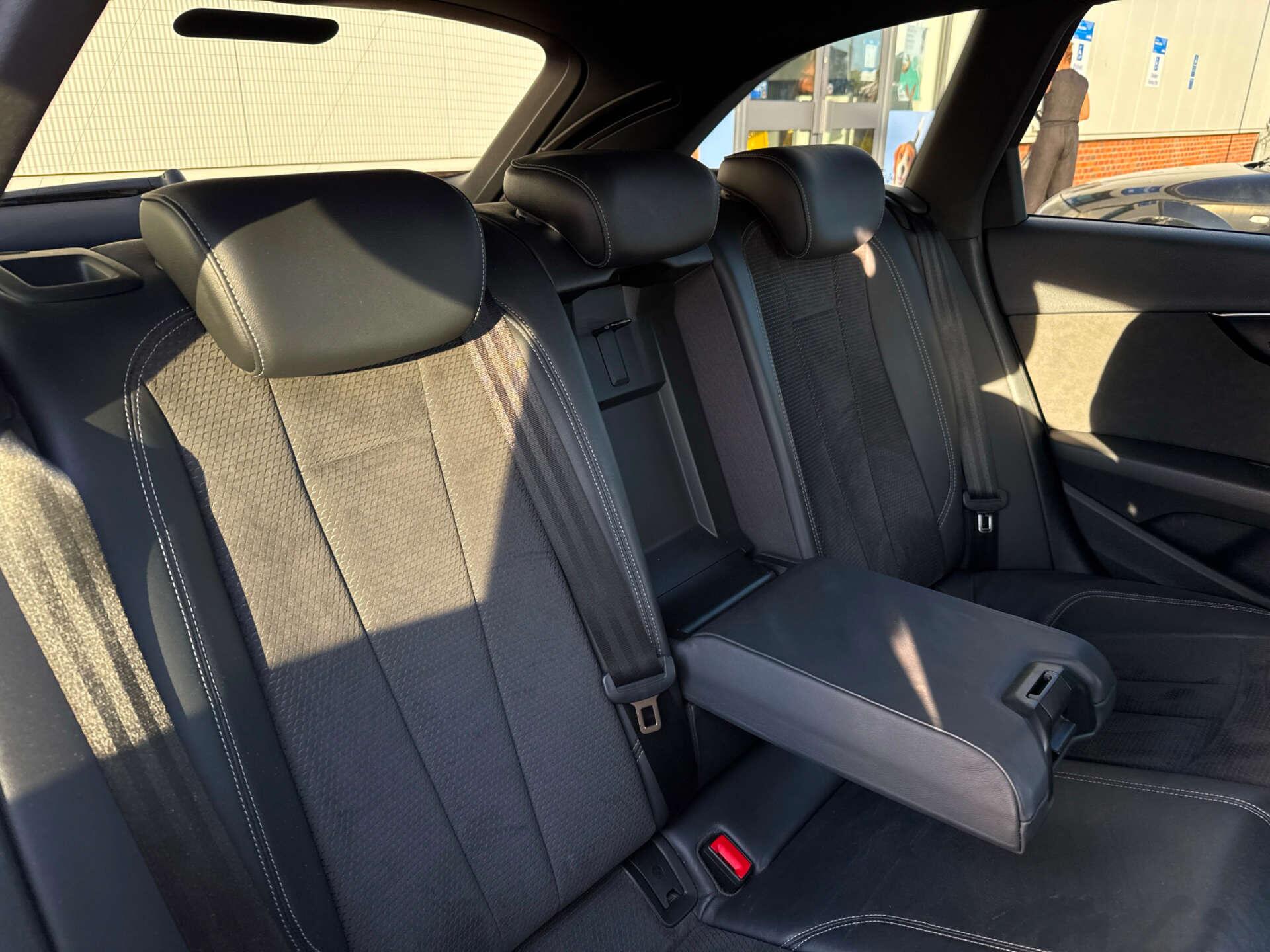 Audi A4 Avant view 15