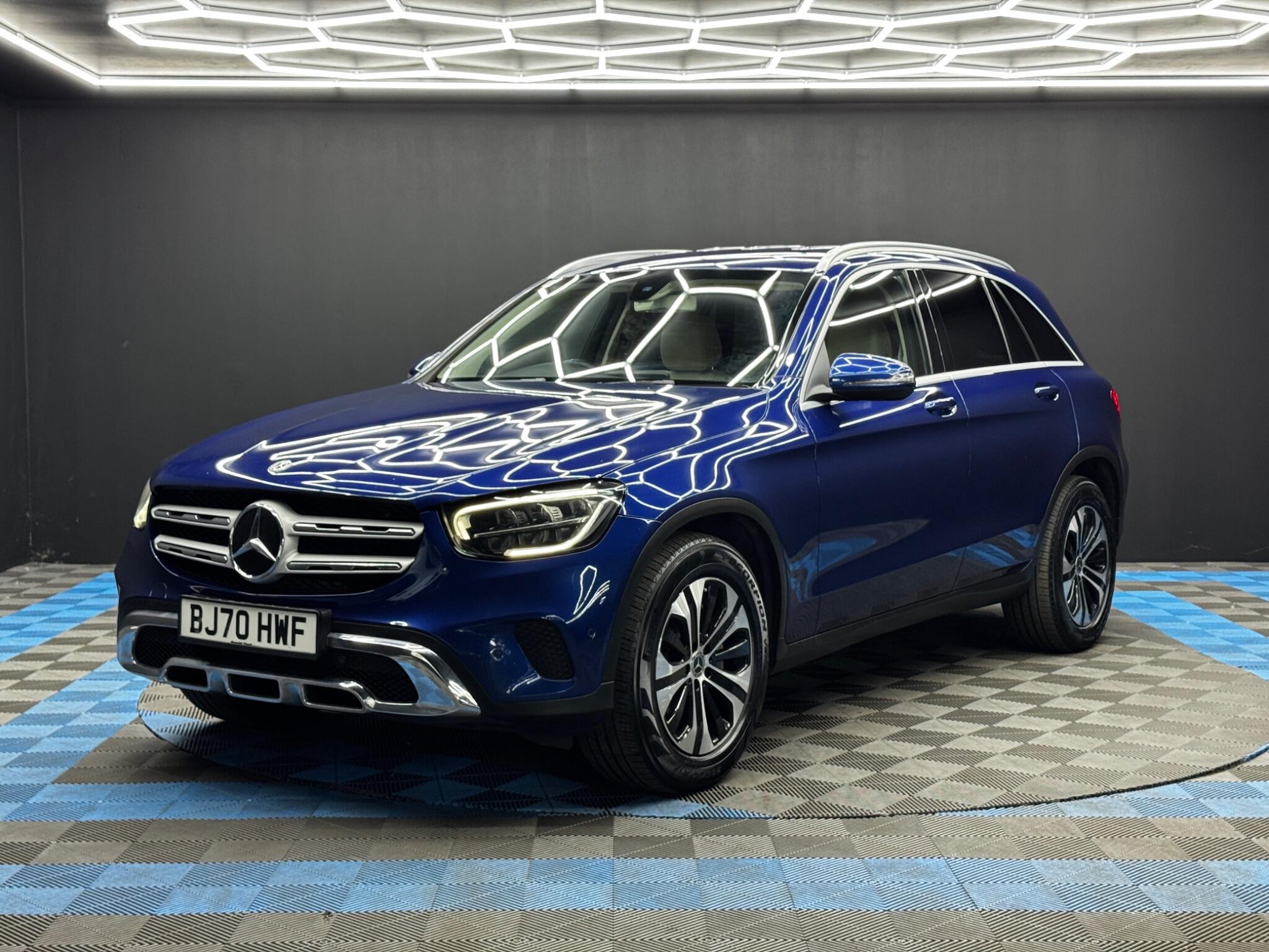 Mercedes-Benz GLC view 3