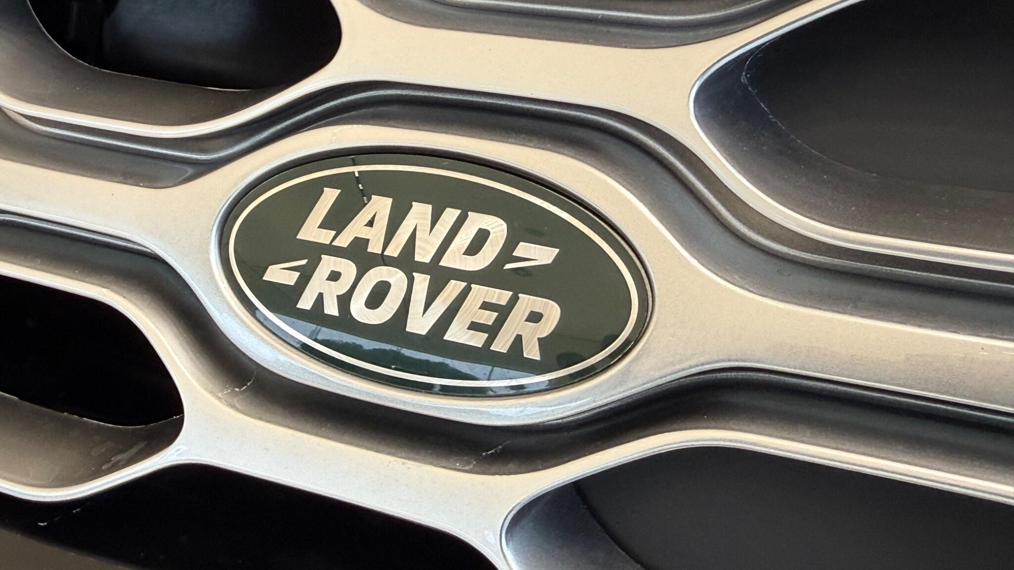 Land Rover Discovery view 38