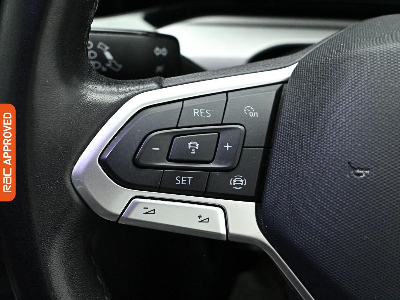 Volkswagen Golf view 21