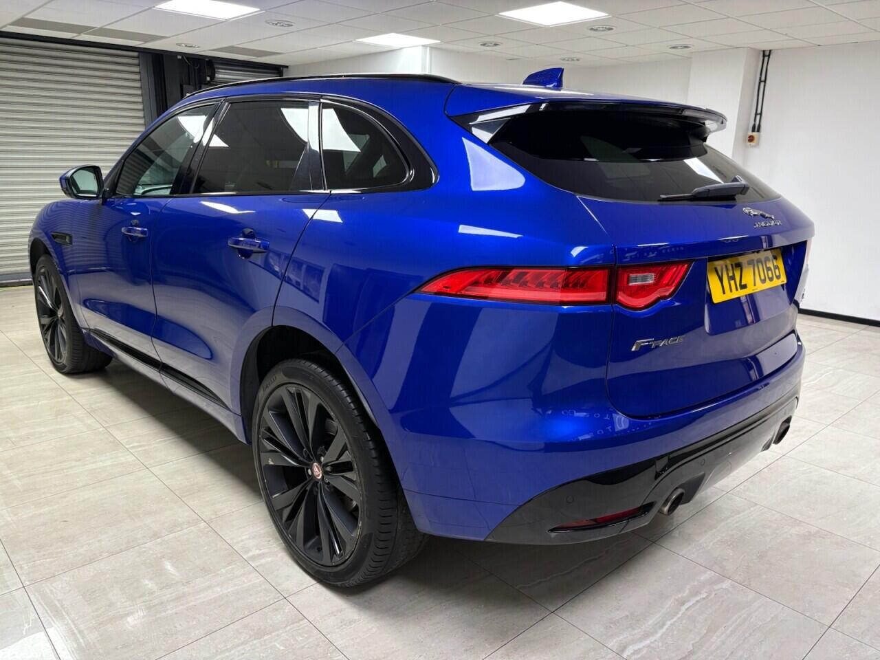 Jaguar F-Pace view 5