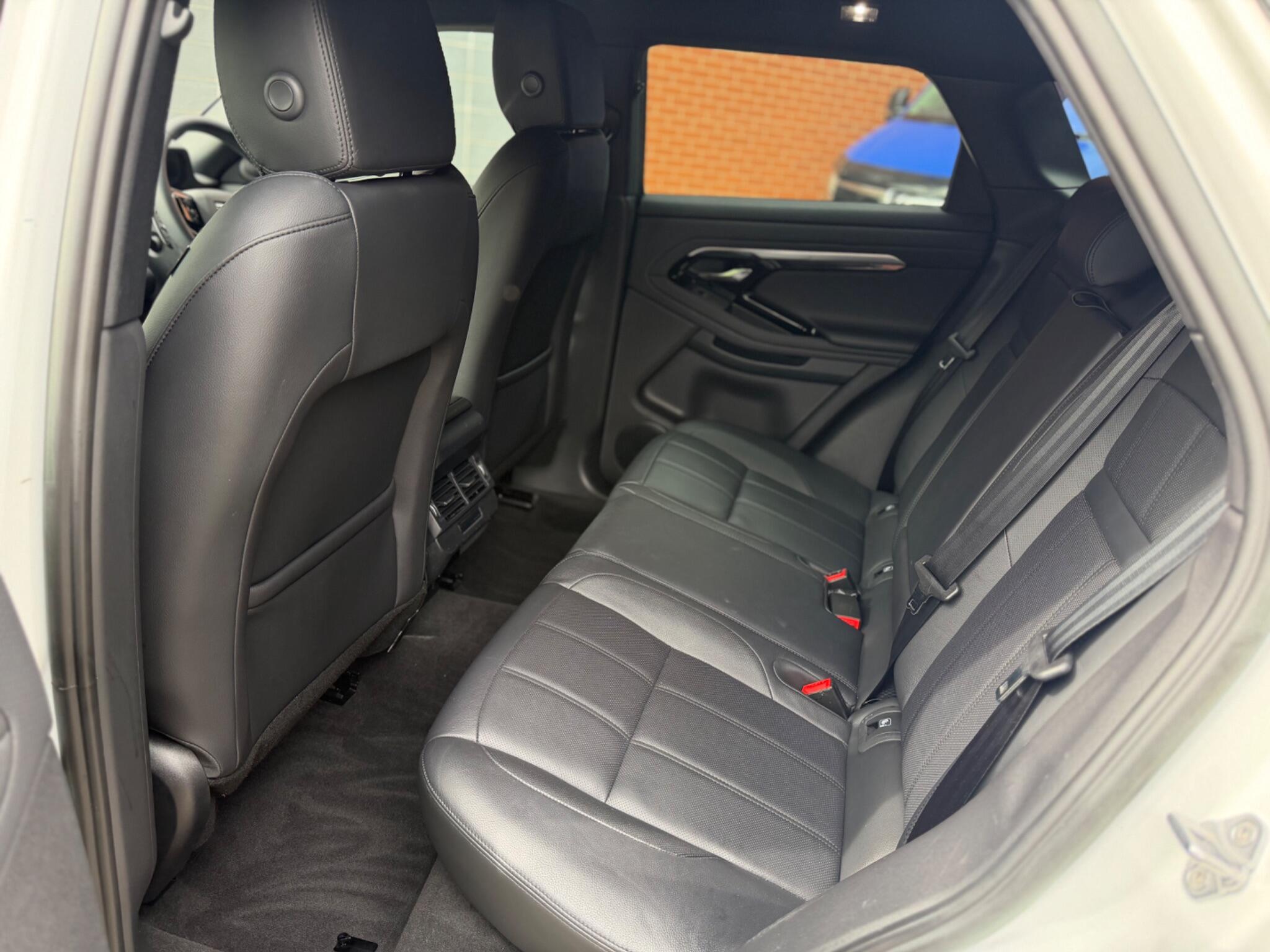 Land Rover Range Rover Evoque view 32