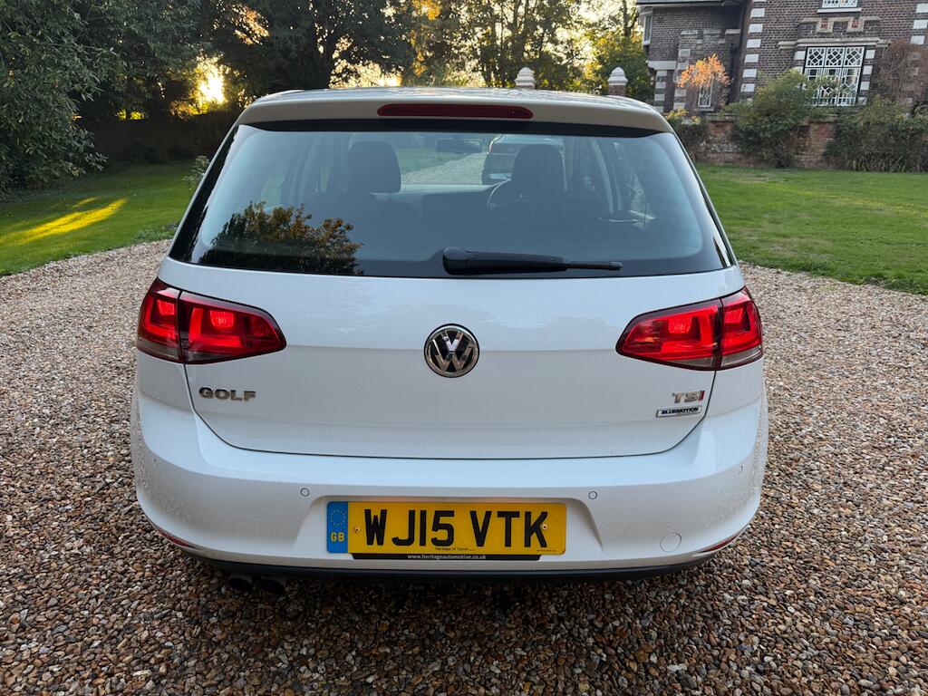 Volkswagen Golf view 9