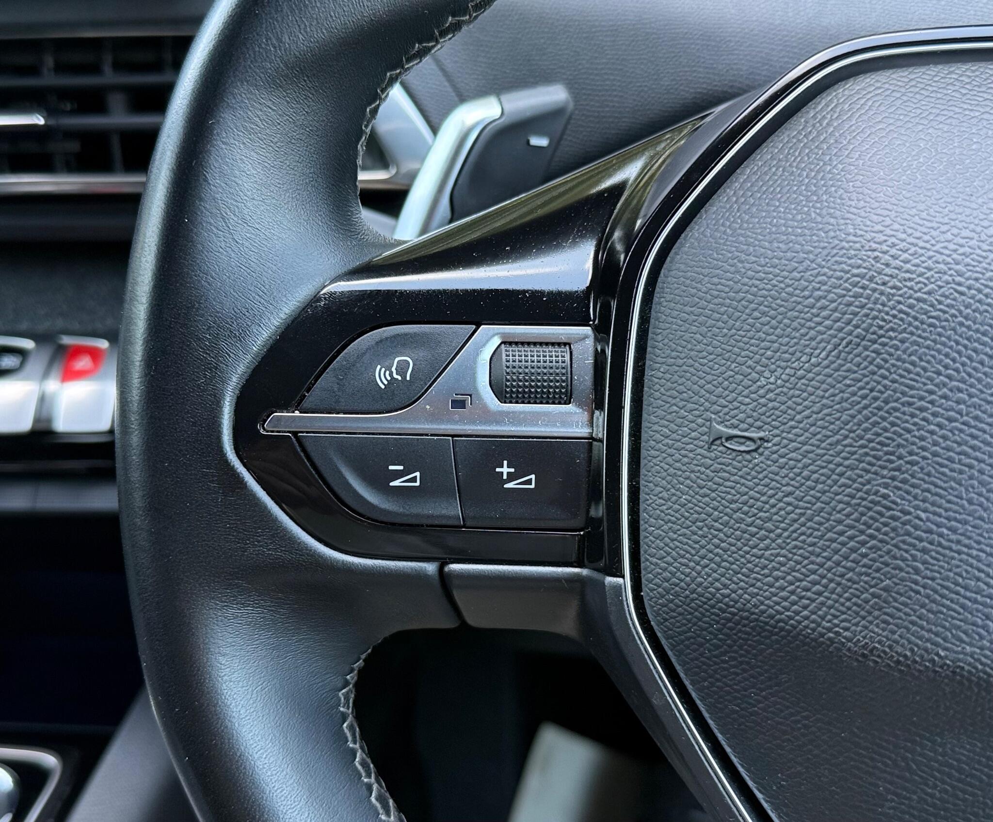 Peugeot 5008 view 17
