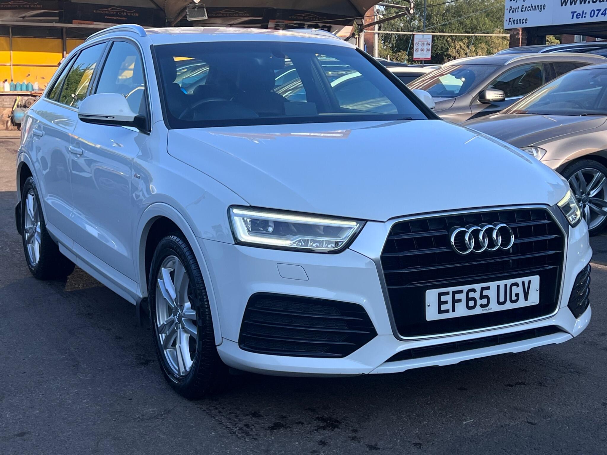 Audi Q3 view 5