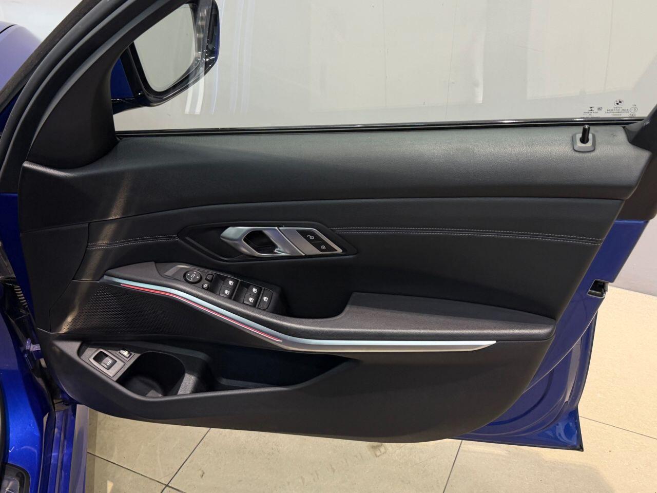 BMW 3 Series view 19