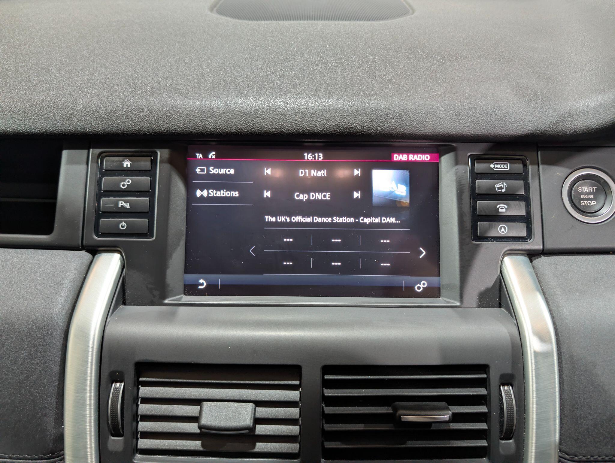 Land Rover Discovery Sport view 46