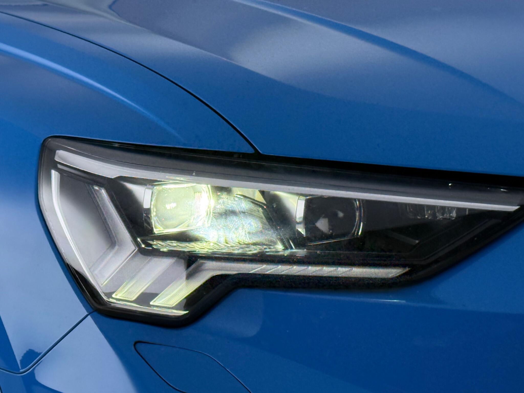 Audi RS Q3 view 16