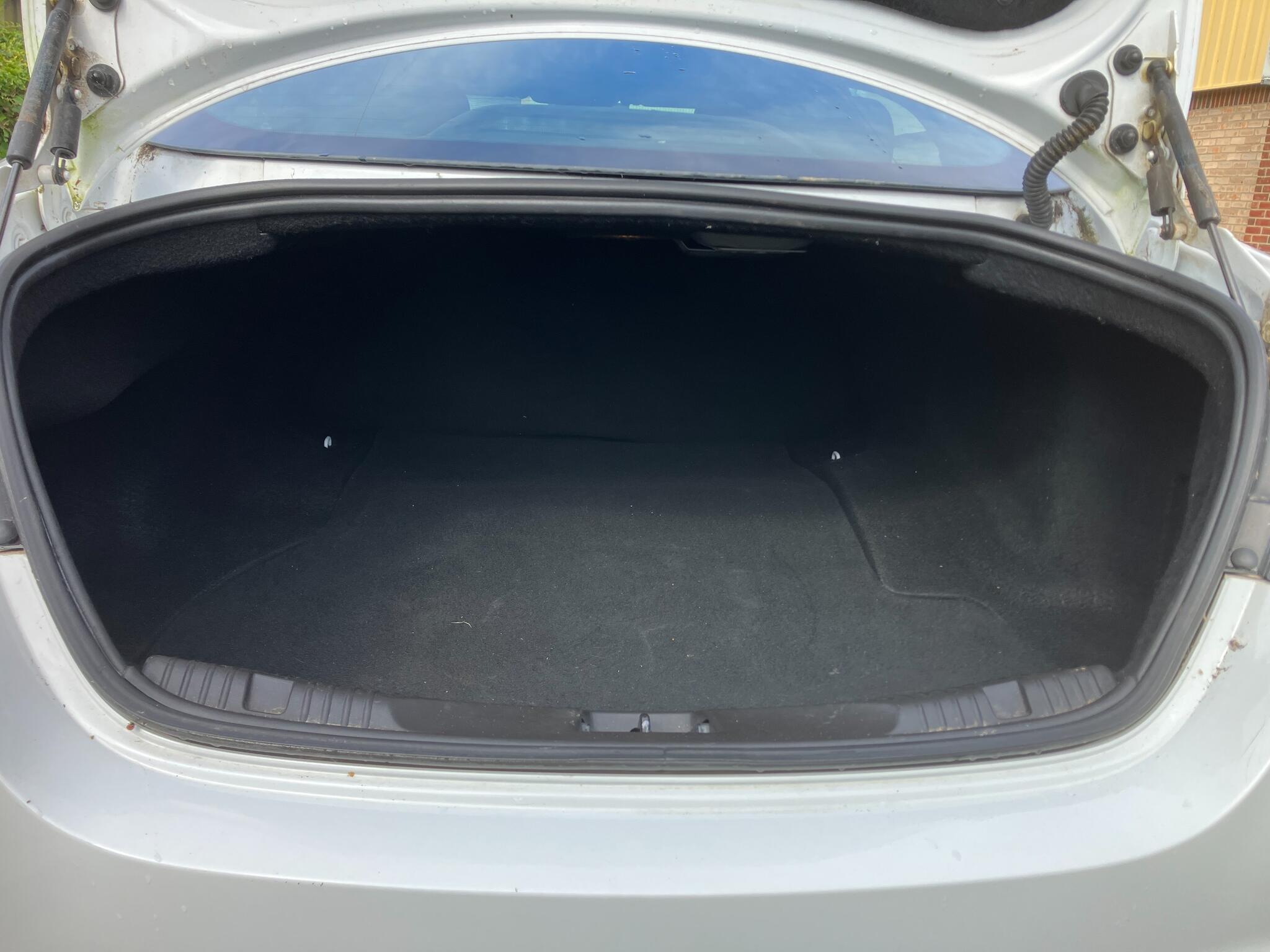 Jaguar XF view 11