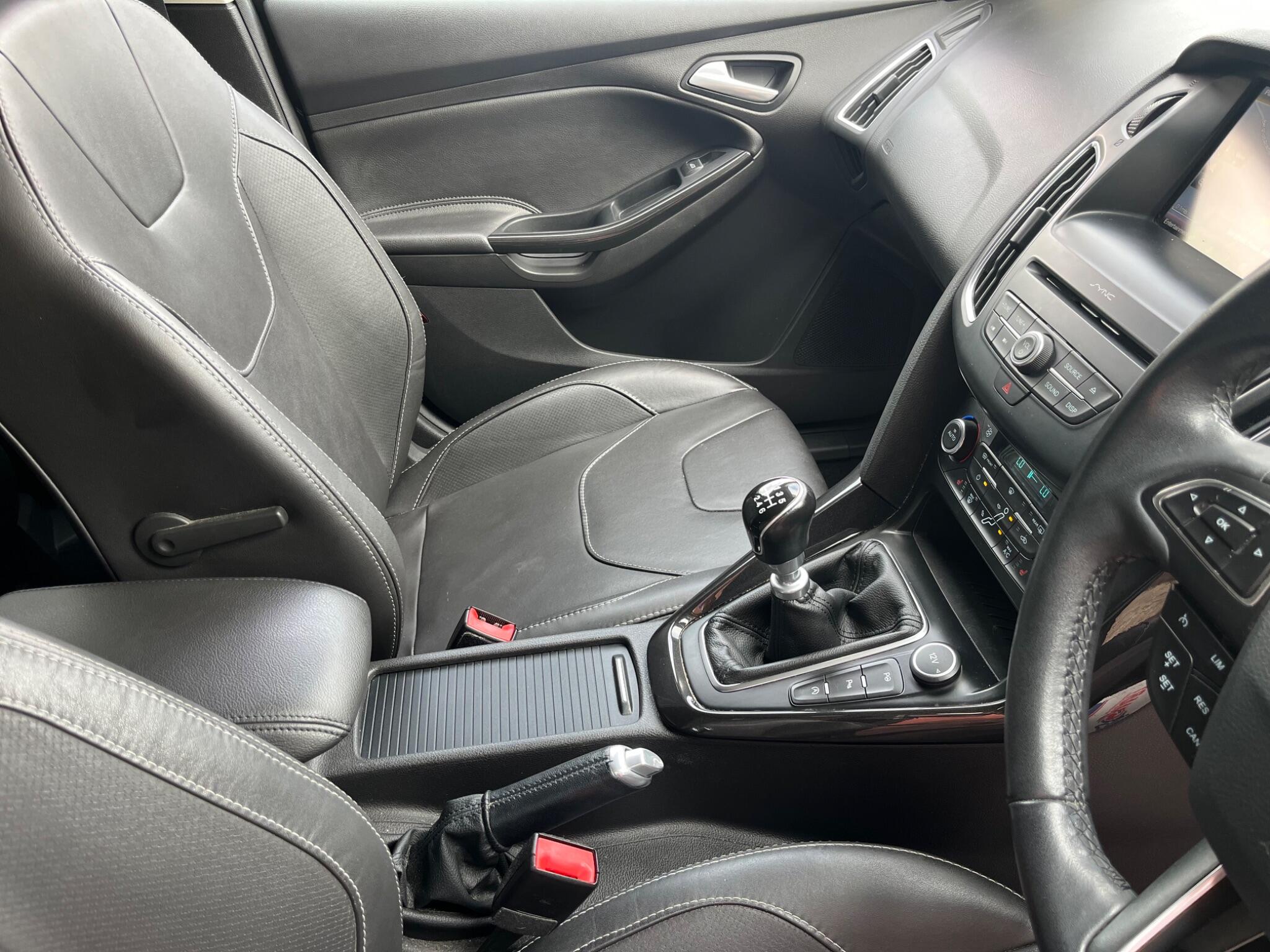 Ford Focus view 30