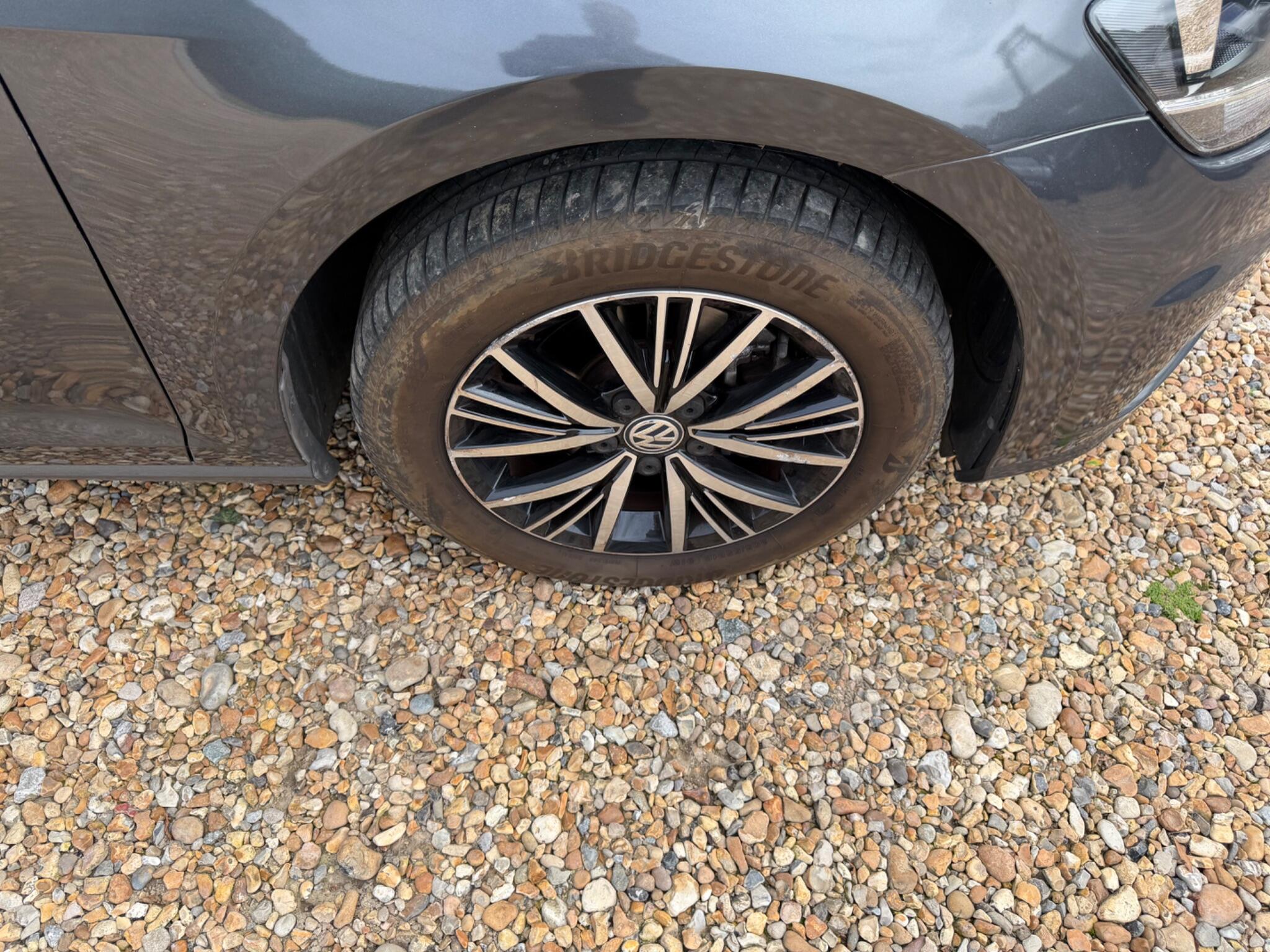Volkswagen Golf view 26