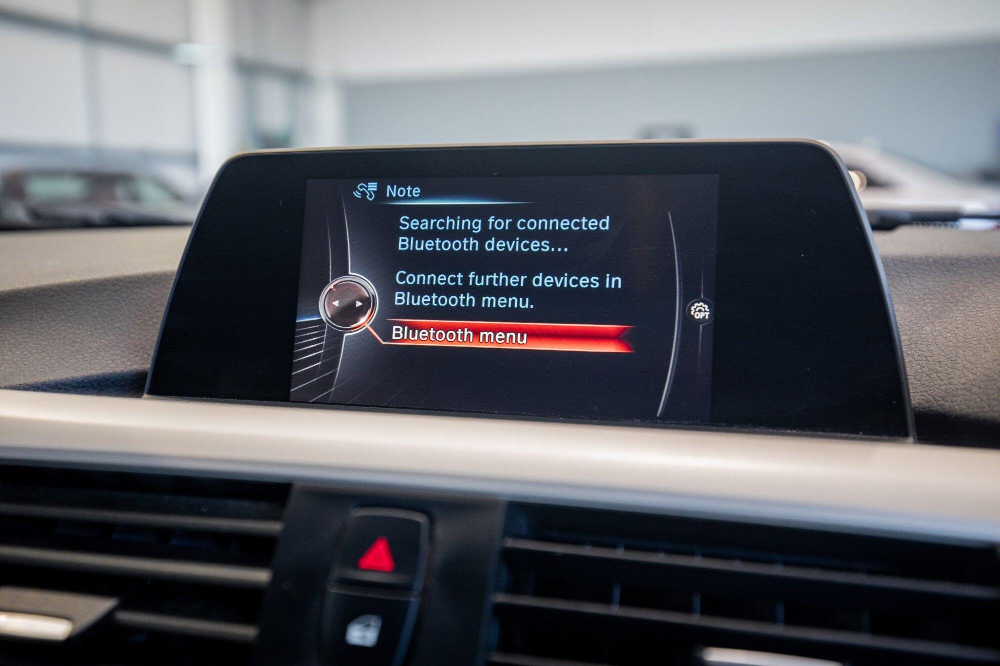 BMW 3 Series view 28