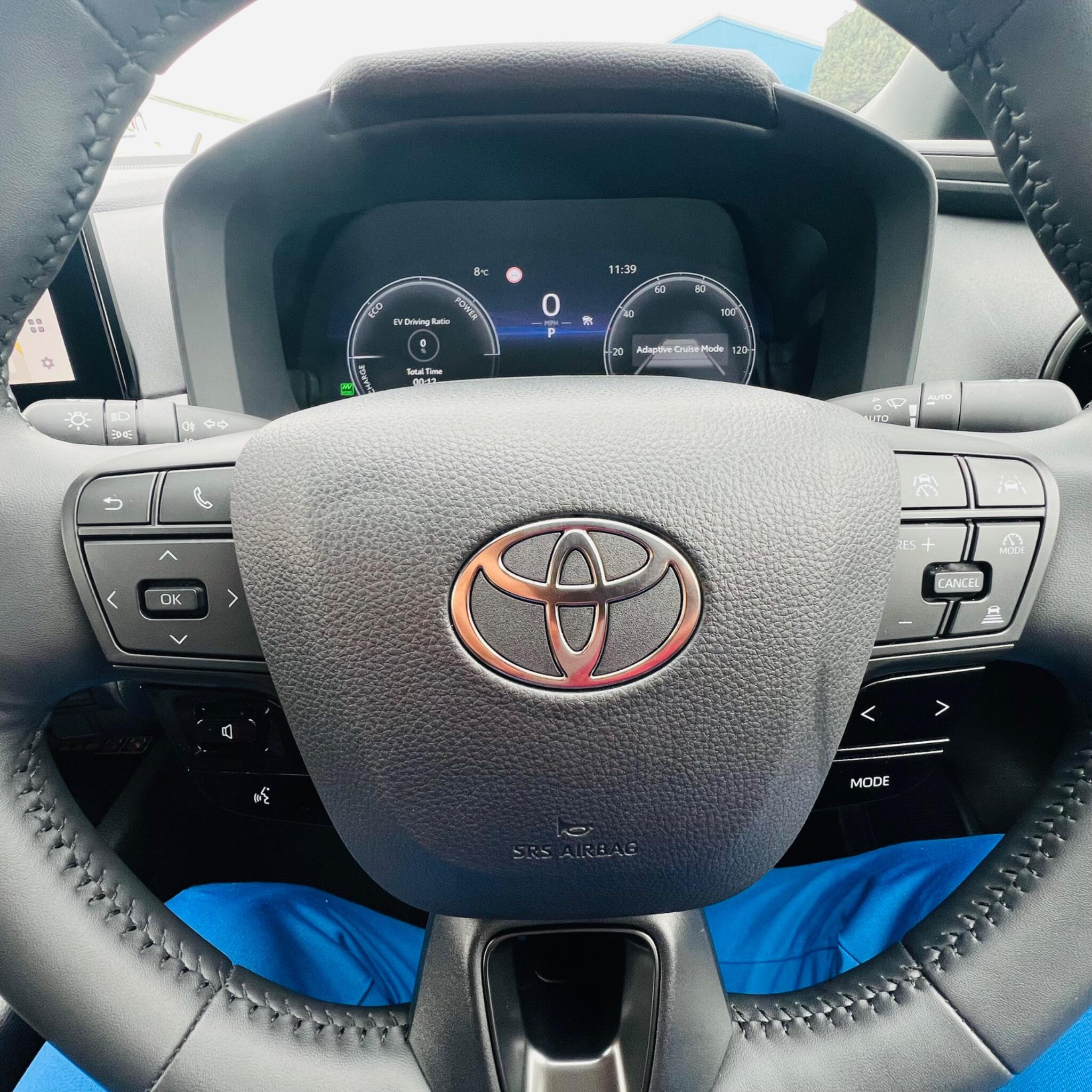 Toyota C-HR view 29