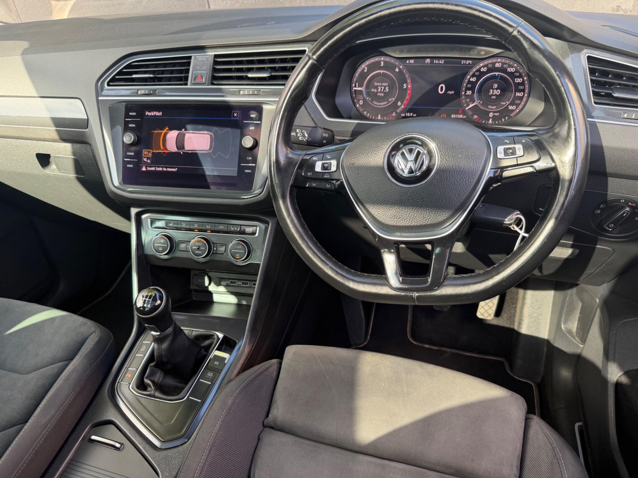 Volkswagen Tiguan view 2