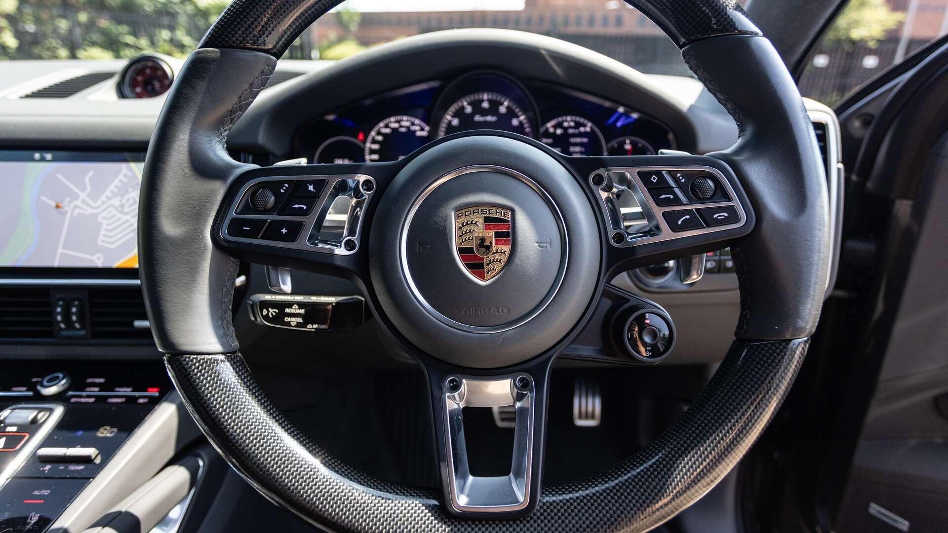 Porsche Cayenne view 19
