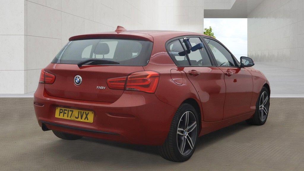 BMW 1 Series view 4