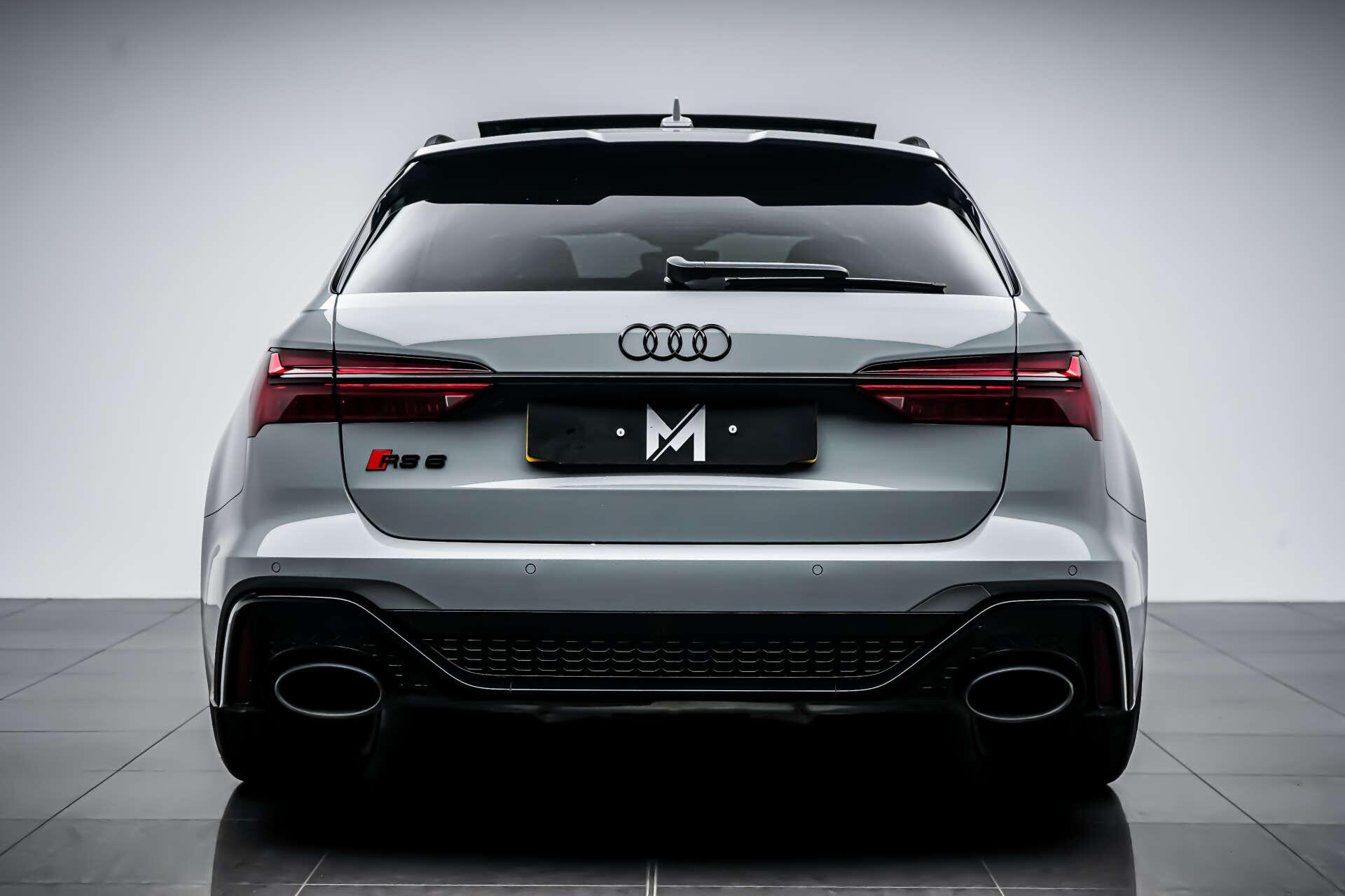 Audi RS6 Avant view 4