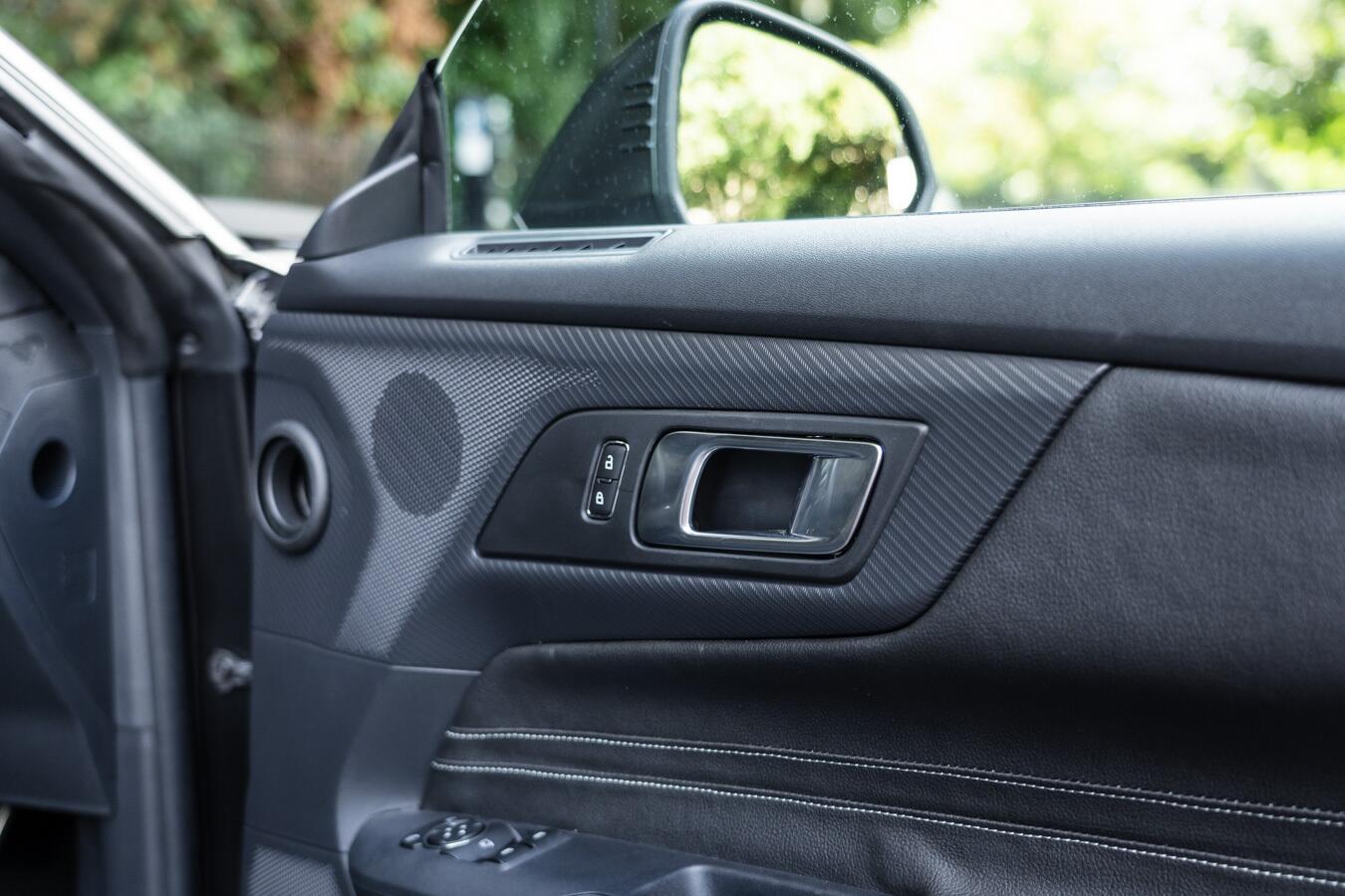 Ford Mustang view 36