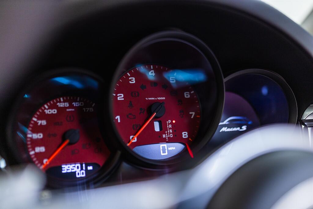 Porsche Macan view 26