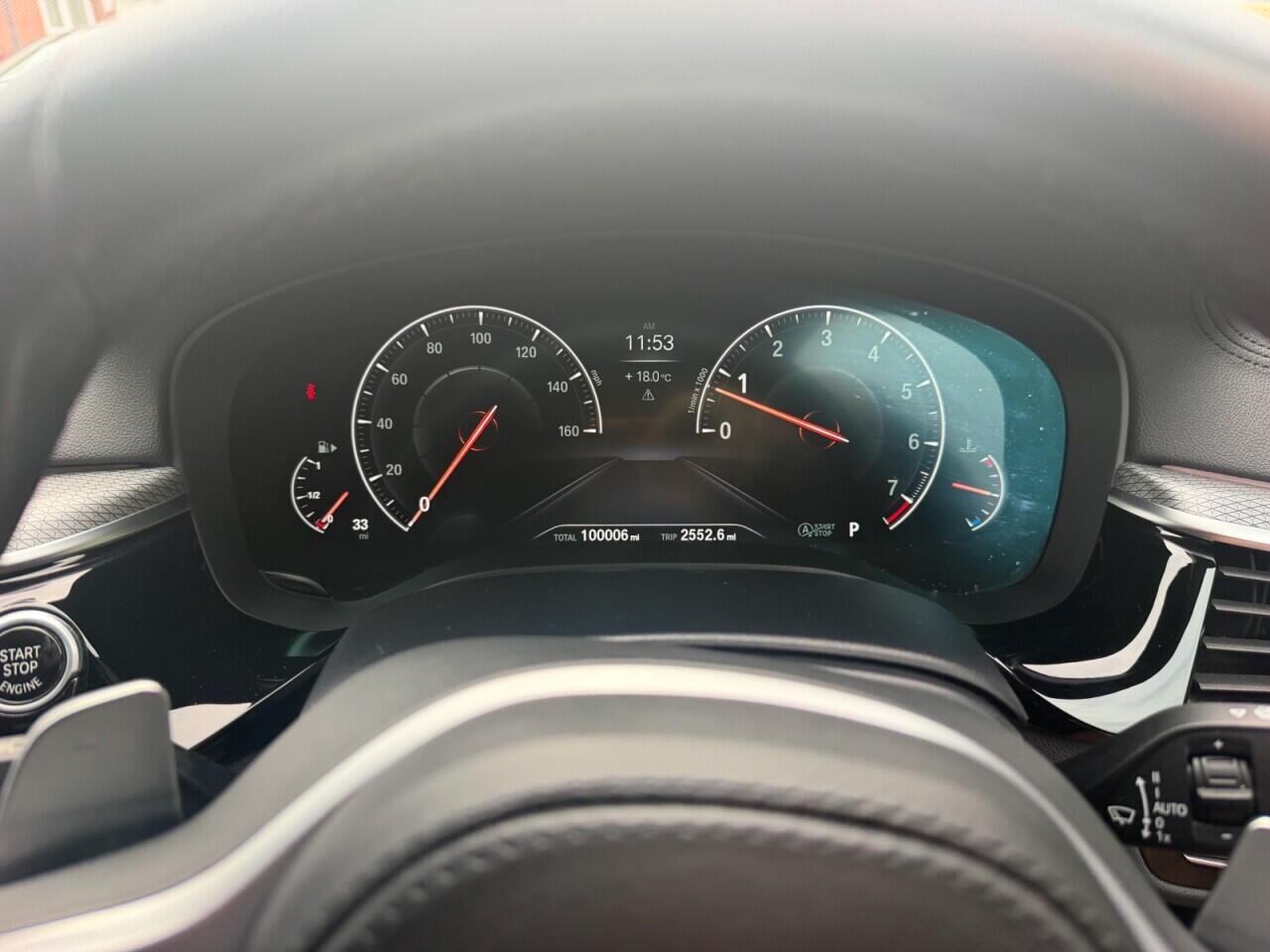 BMW 5 Series view 18