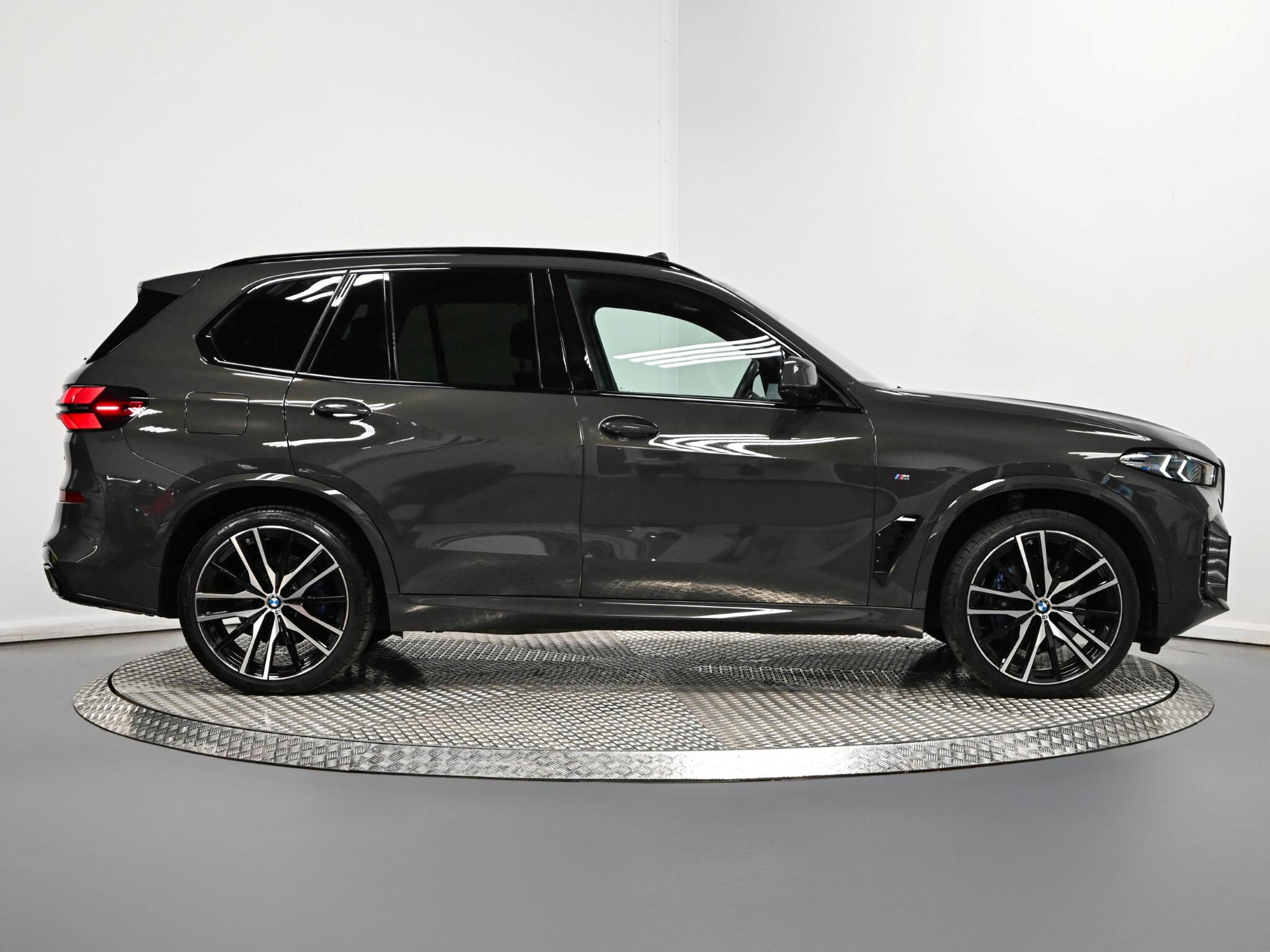 BMW X5 view 43