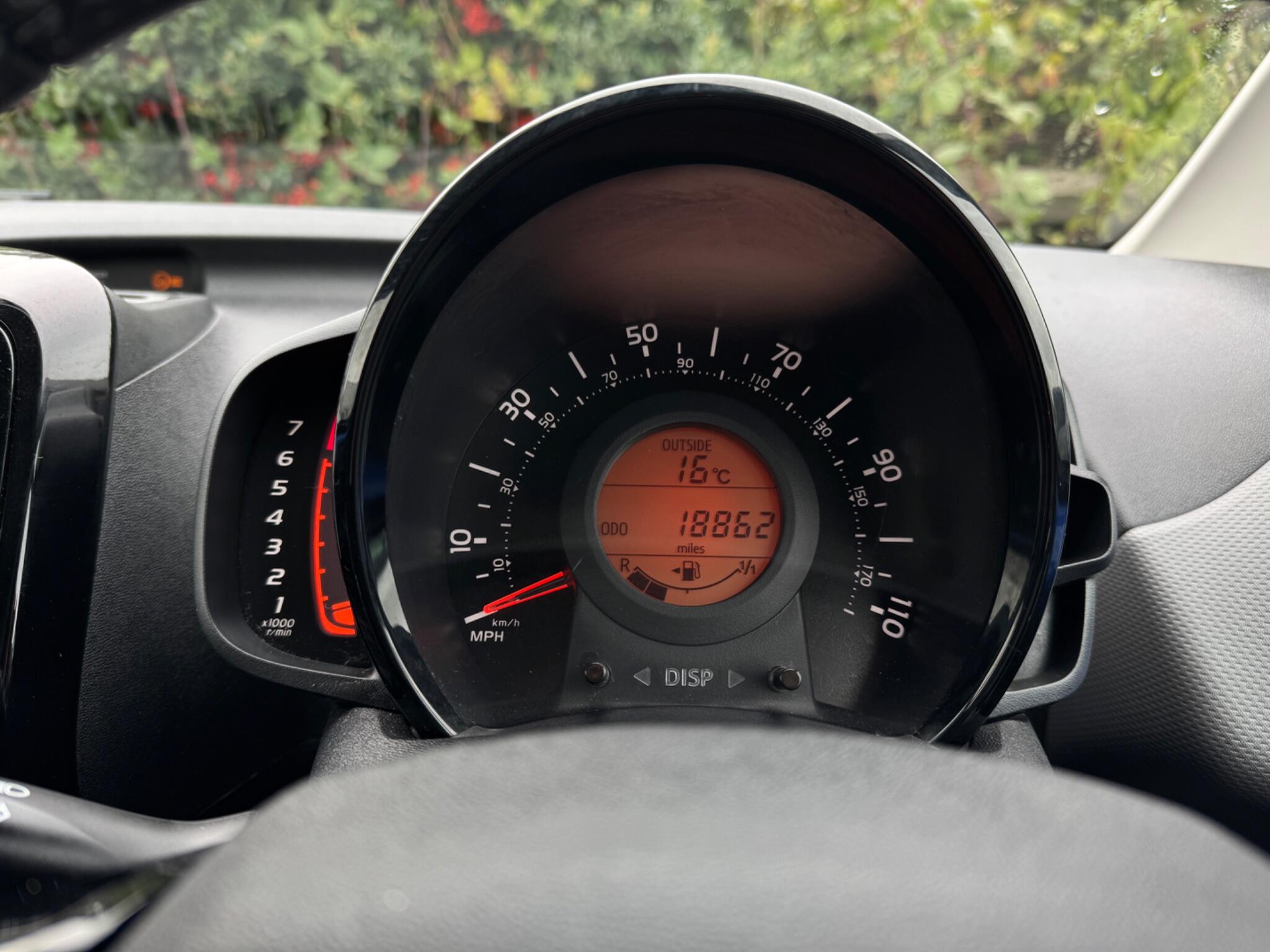 Peugeot 108 view 28