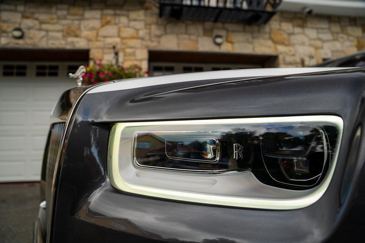 Rolls-Royce Phantom view 115