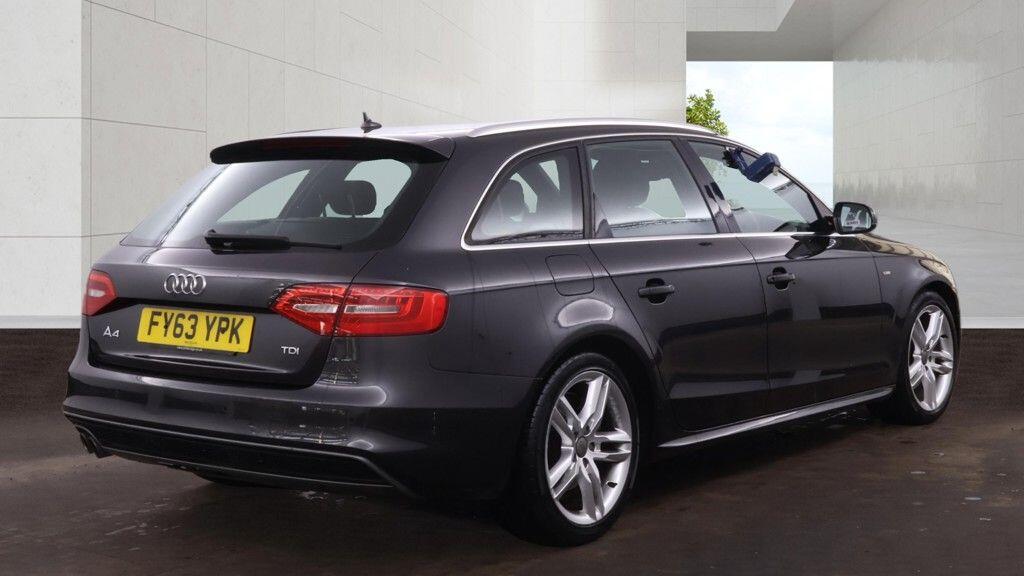 Audi A4 view 4