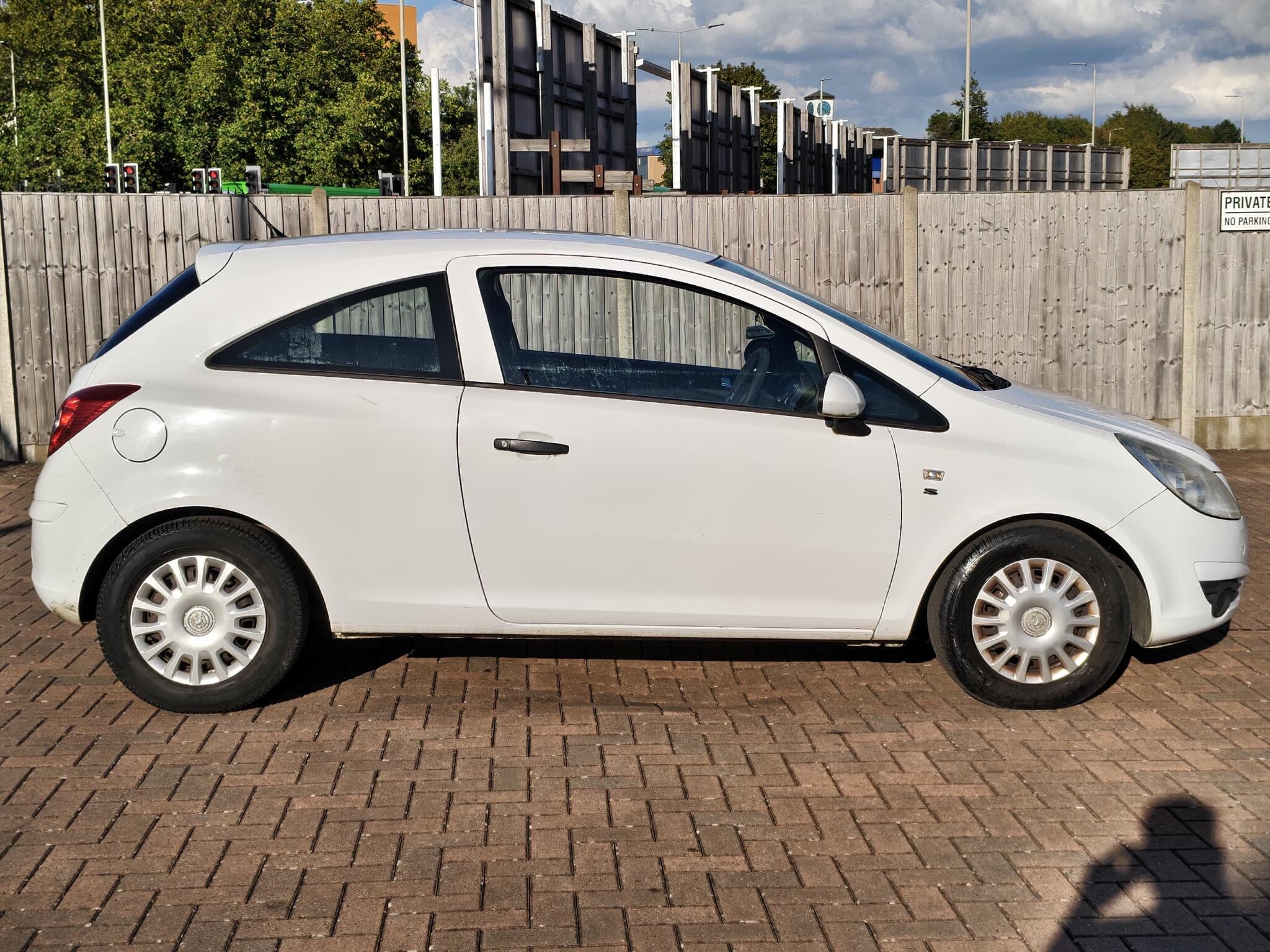 Vauxhall Corsa view 4