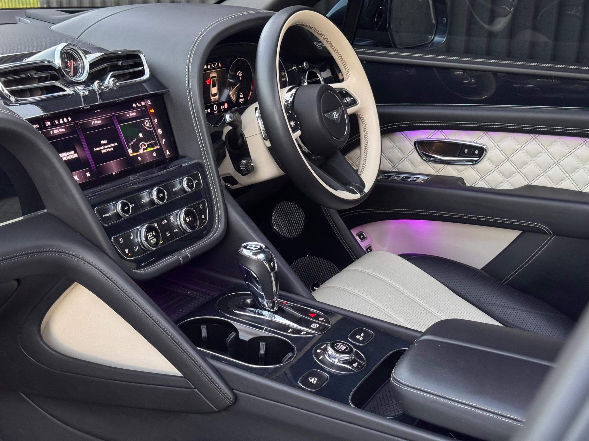 Bentley Bentayga view 25