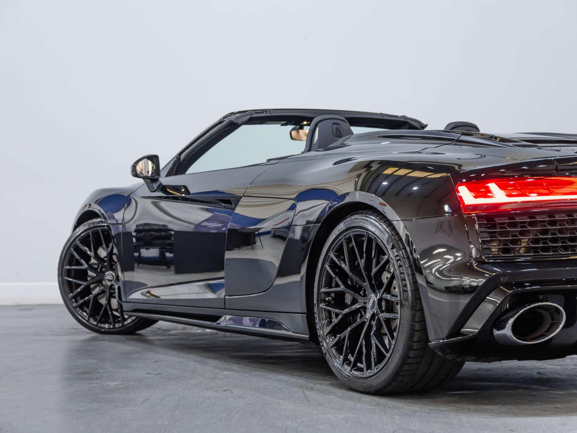 Audi R8 view 34