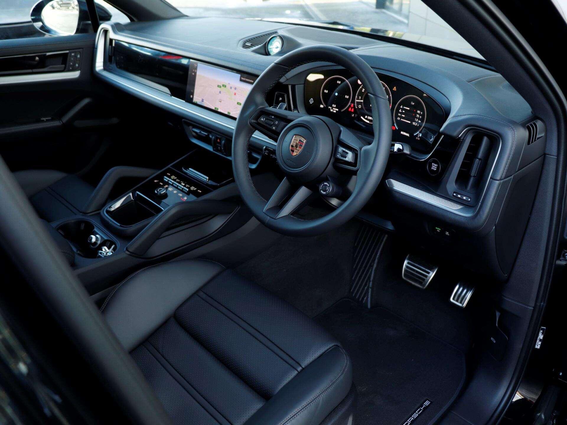 Porsche Cayenne view 10