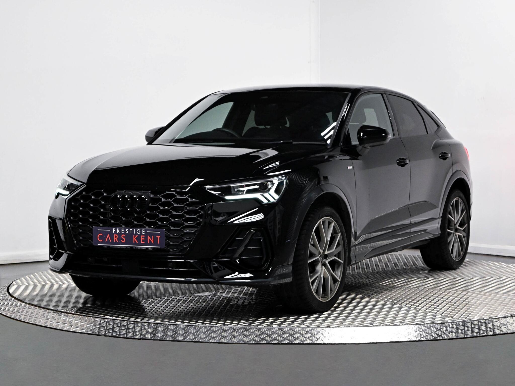 Audi Q3 view 35