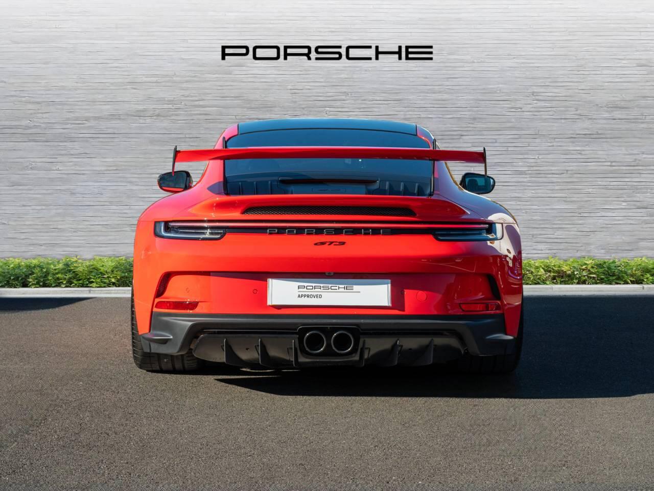 Porsche 911 view 7