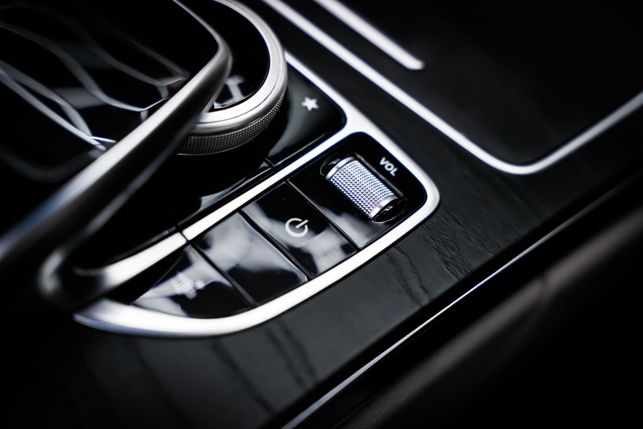 Mercedes-Benz C-Class view 41