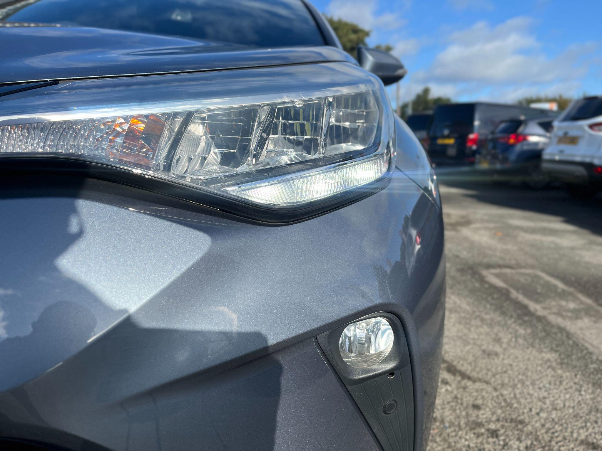 Toyota C-HR view 10