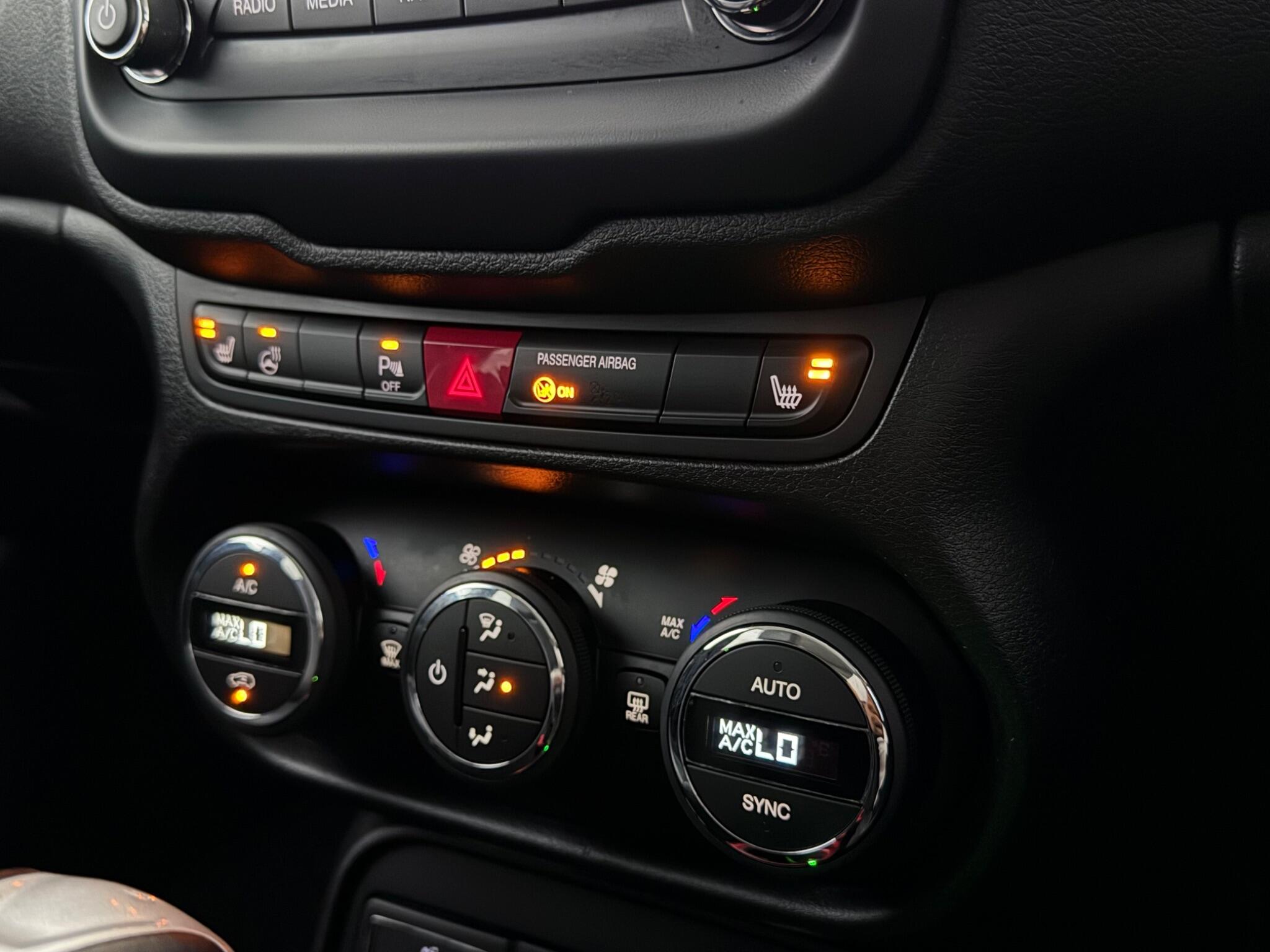 Jeep Renegade view 23