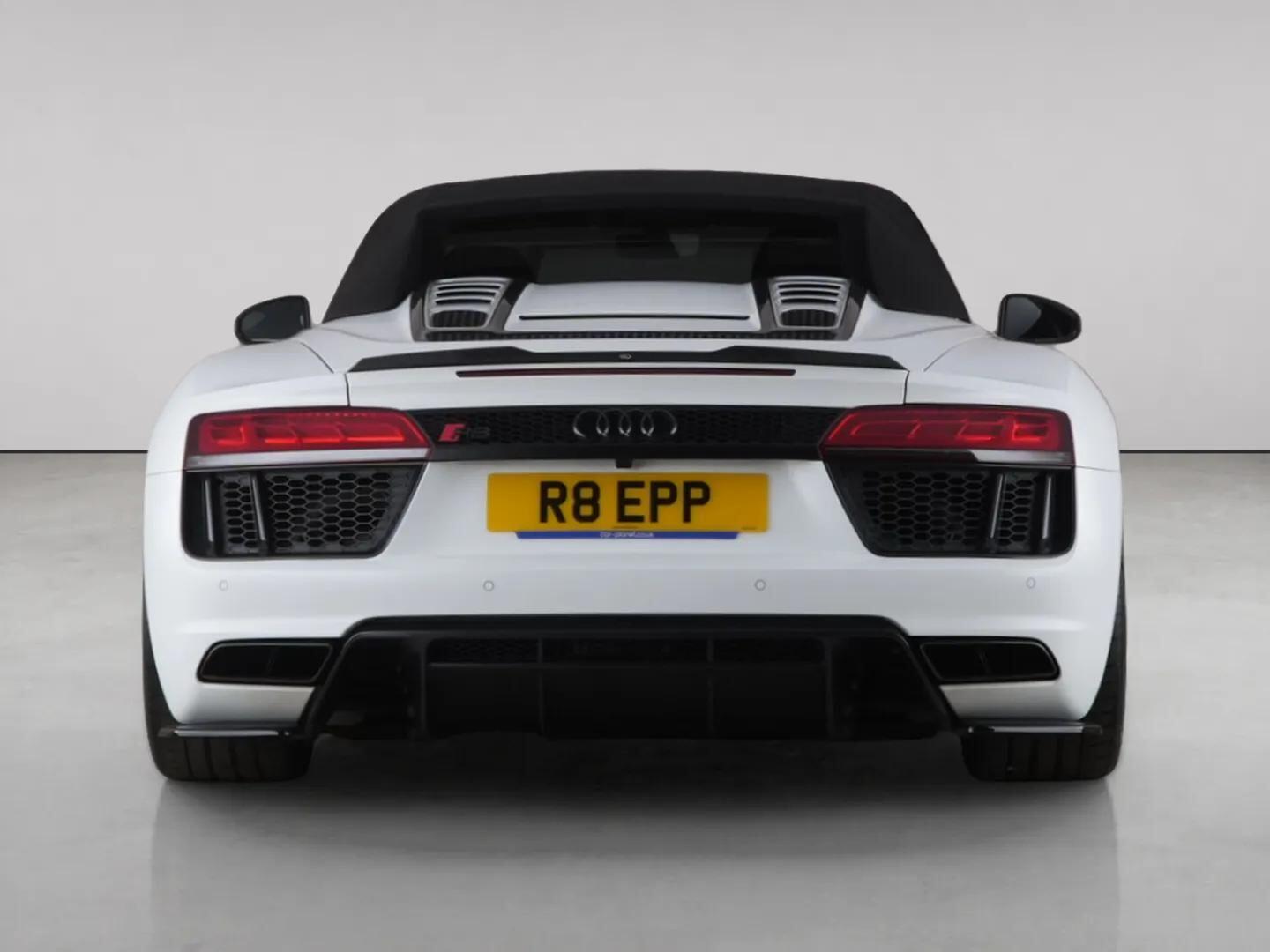 Audi R8 view 77