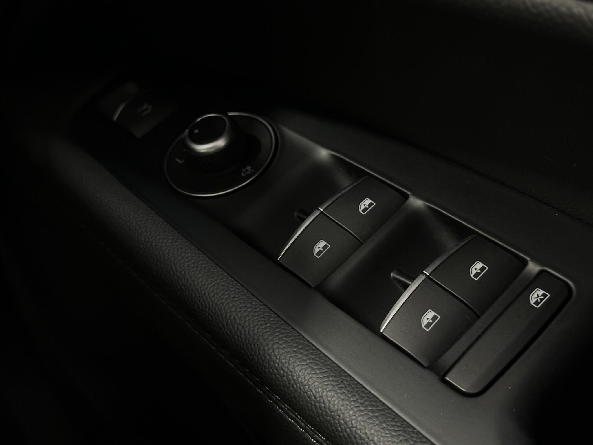 Alfa Romeo Stelvio view 19