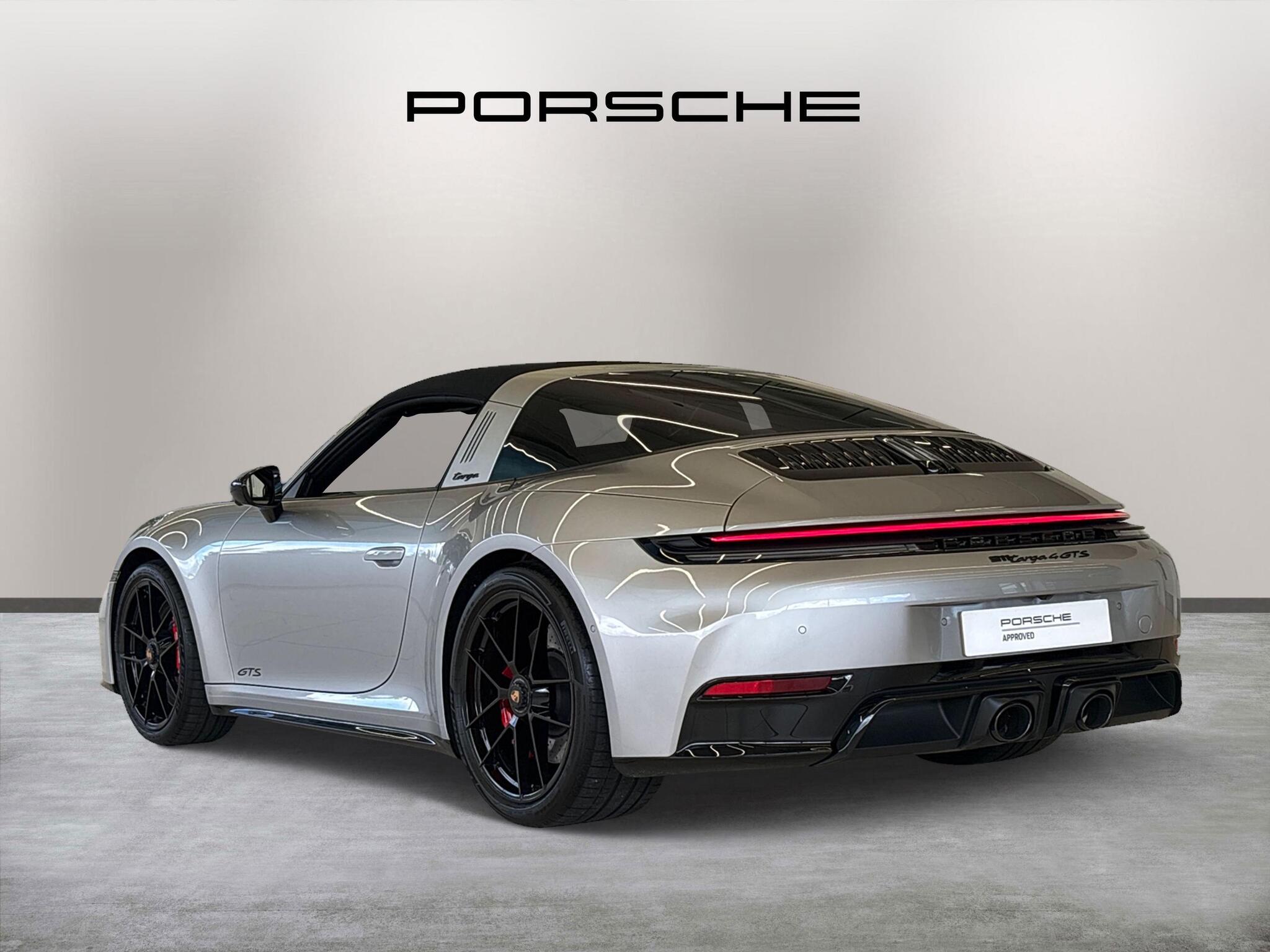 Porsche 911 view 9